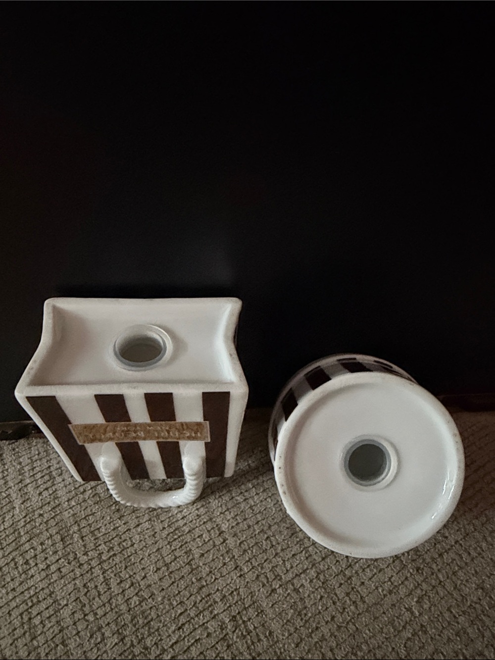 henri bendel Brown and White Striped Ceramic Salt n’ Pepper set - Picture 4 of 6